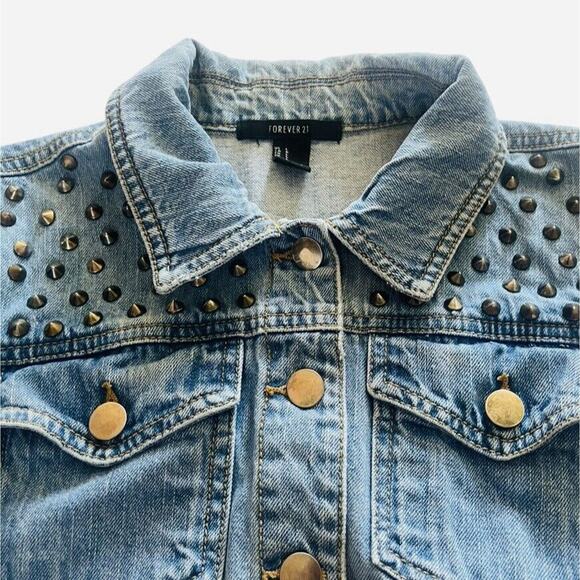 Forever 21 Women’s Large Embellished Distressed Light Wash Denim Vest - Picture 2 of 12